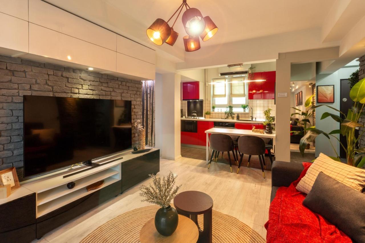 Modern 1Br Apt In The Old Town: The Perfect Choice Bucharest Luaran gambar